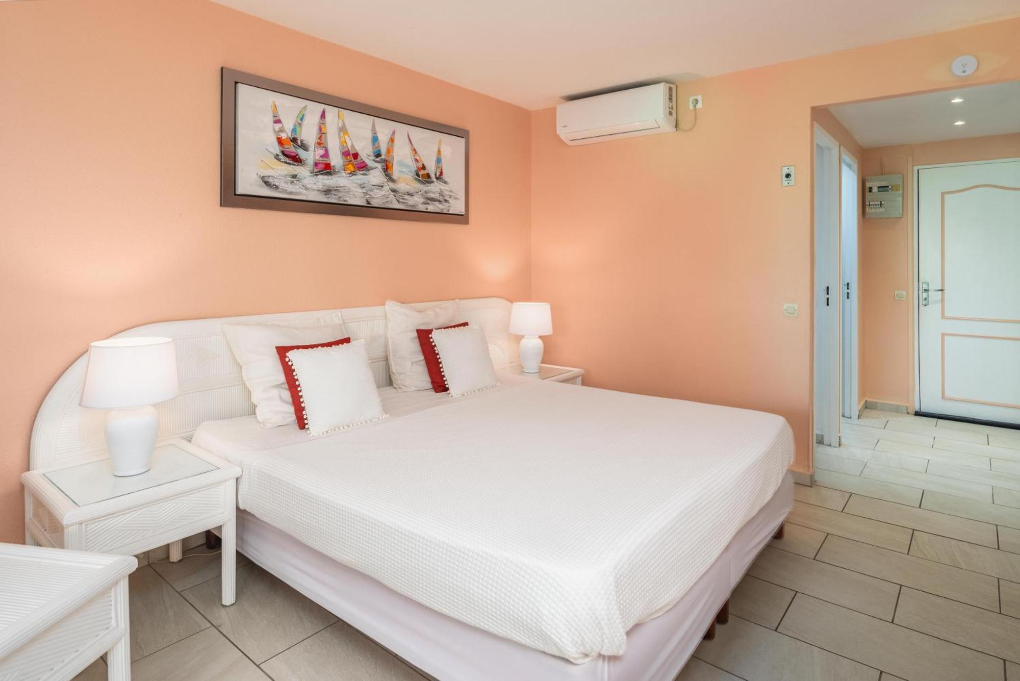 Appartement Bord De Mer Tres Fonctionnel , Sur La Plage & Vue Mer Exceptionnelle Ле-Гозье Экстерьер фото