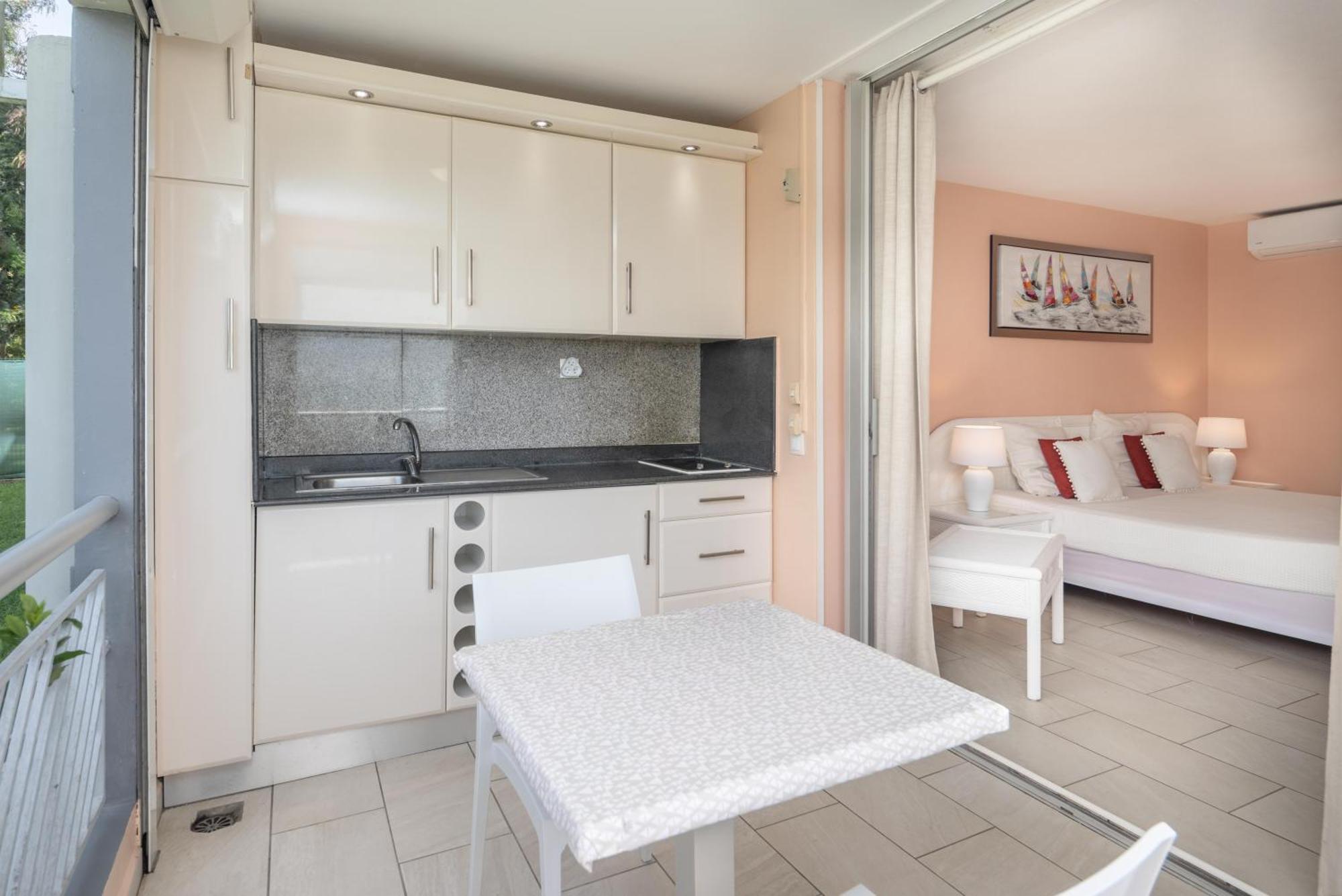 Appartement Bord De Mer Tres Fonctionnel , Sur La Plage & Vue Mer Exceptionnelle Ле-Гозье Экстерьер фото