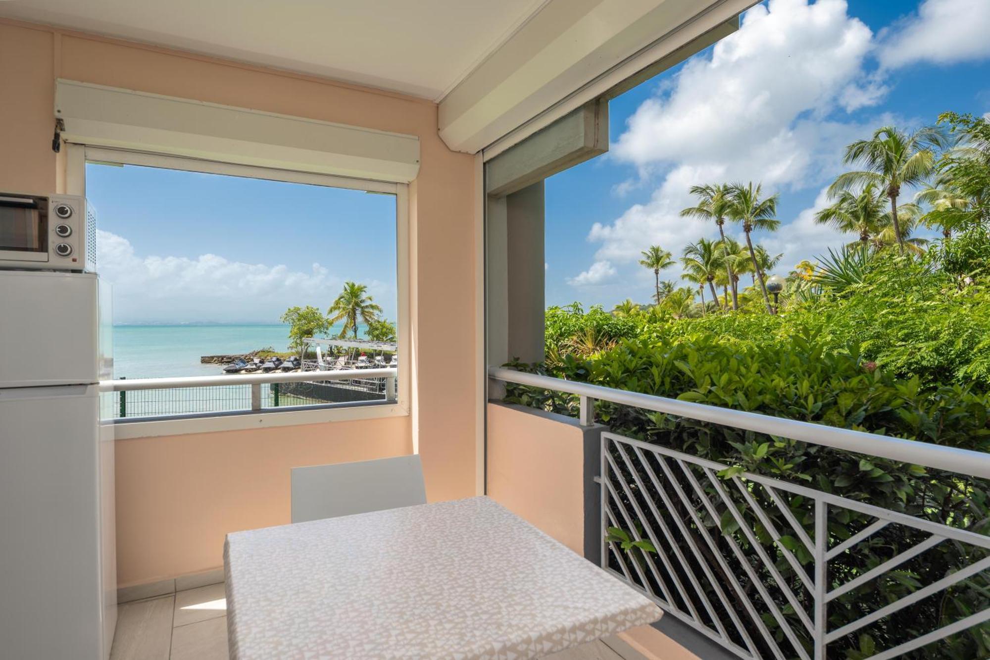 Appartement Bord De Mer Tres Fonctionnel , Sur La Plage & Vue Mer Exceptionnelle Ле-Гозье Экстерьер фото